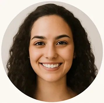 Thaís Oliveira cliente satisfeita após reparo de curto-circuito em Praia Grande SP